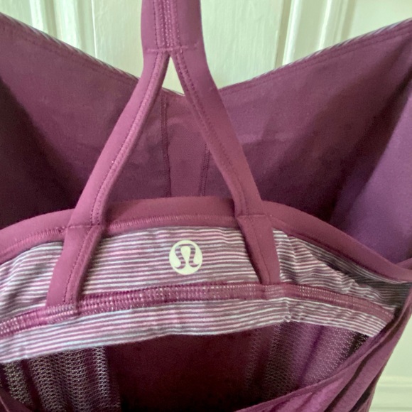 Lululemon Workout Tank / Size 6 - Picture 5 of 5